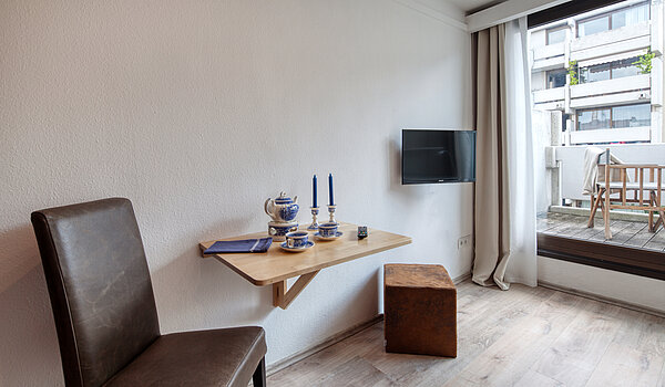 Apartment ile 1 Oda | München-Maxvorstadt | 70448 | Kleiner Tisch