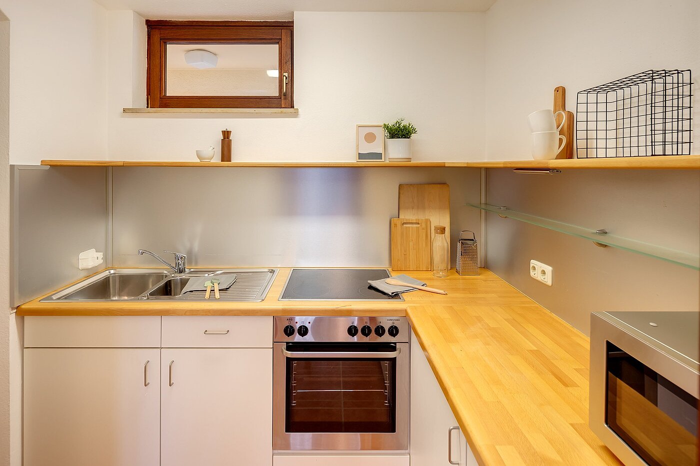 Lapos a  címen 2 Szobák | München-Neuhausen | 2012ML5 | Separate Küche...