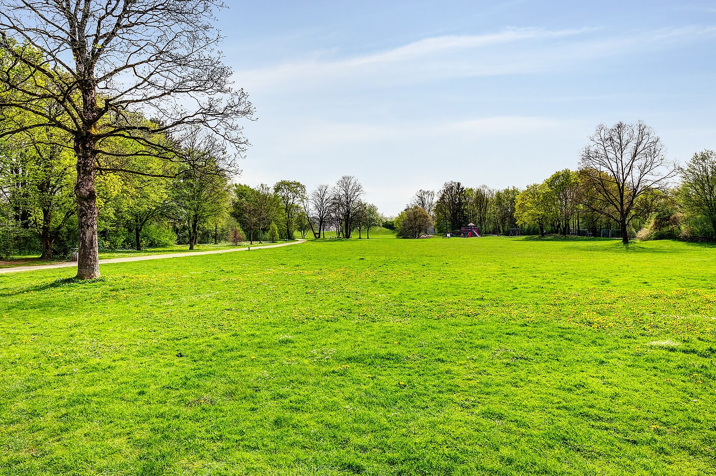 Dom w zabudowie bliźniaczej z 4 Pokoje | München-Solln | 70120 | Leben im Grünen