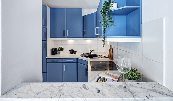 Lapos a  címen 3 Szobák | München-Schwabing | 2202ML12 | Durchreiche in die Küche