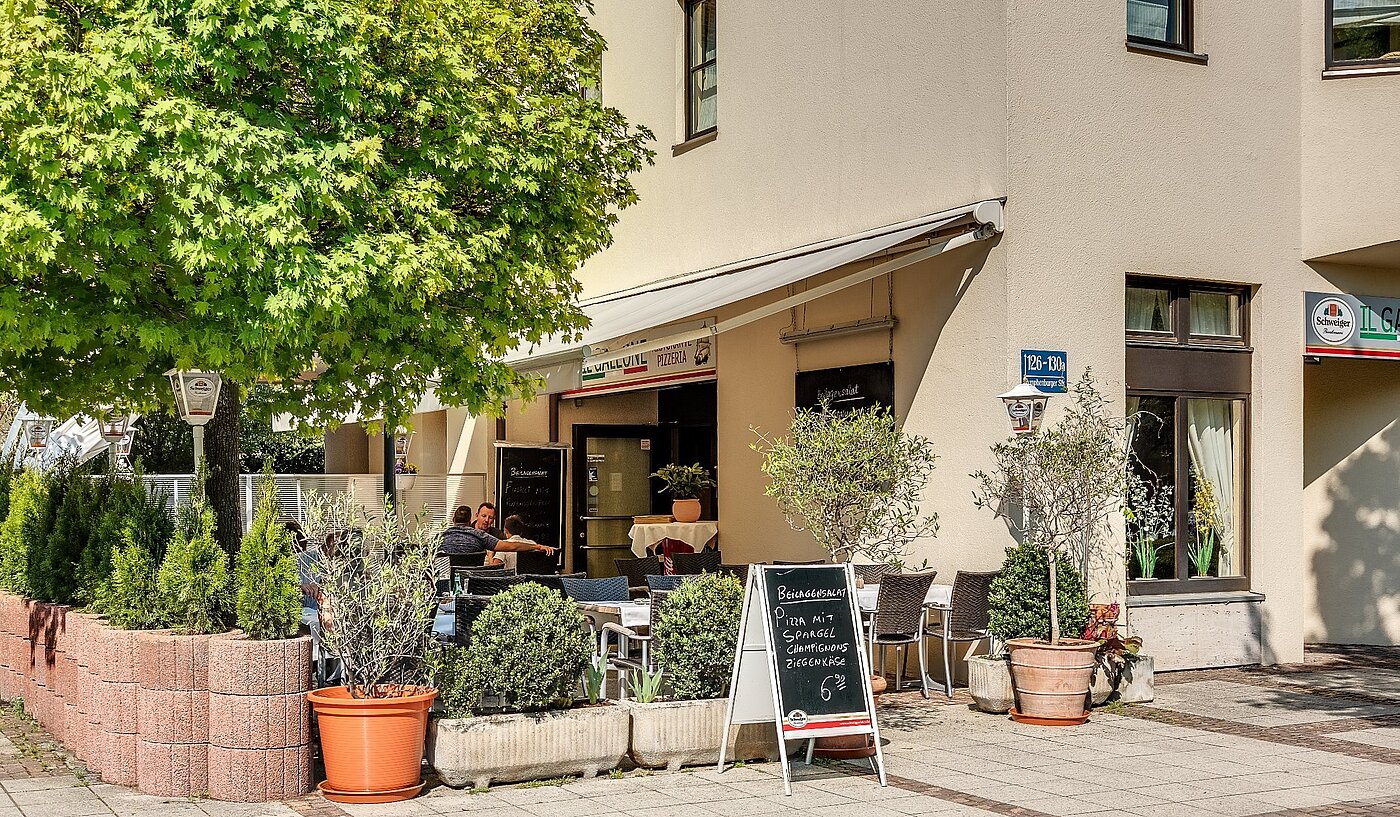 플랫 와 함께 2 객실 | München-Neuhausen | 2003ML5 | Um die Ecke