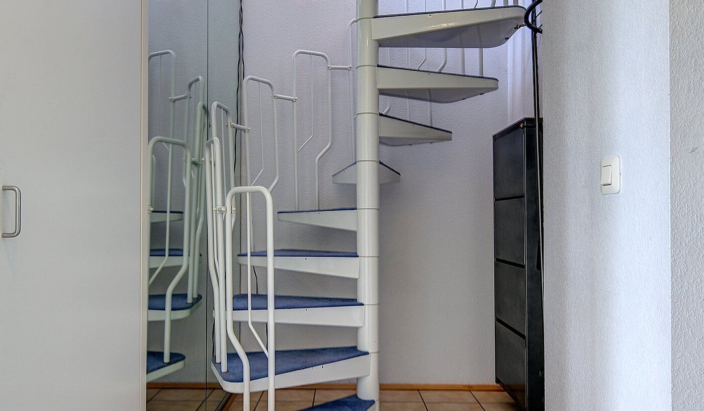 Επίπεδη με 2 Δωμάτια | Unterschleißheim | 1711ML1 | Wendelreppe zum Dachgeschoss