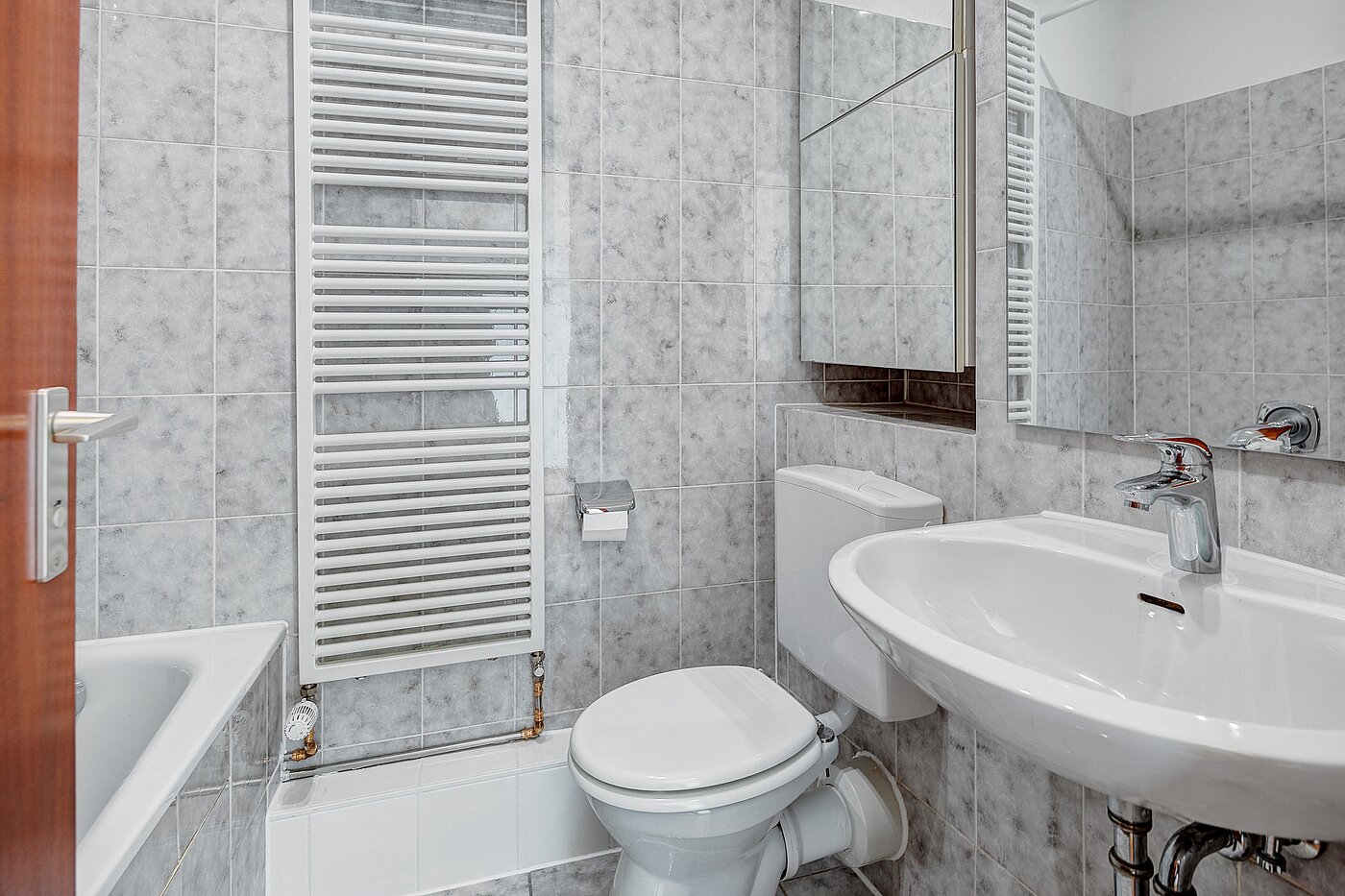 Плоский з 1 Кімната | München-Perlach | 2204ML8 | Bad mit Handtuchheizkörper...