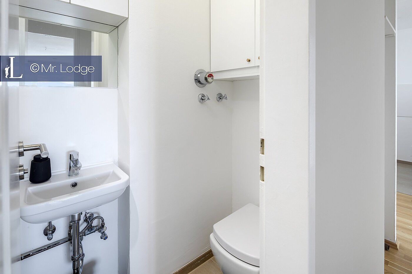 Ploché s 3 Izby | München-Milbertshofen | 1905ML7 | Separates WC