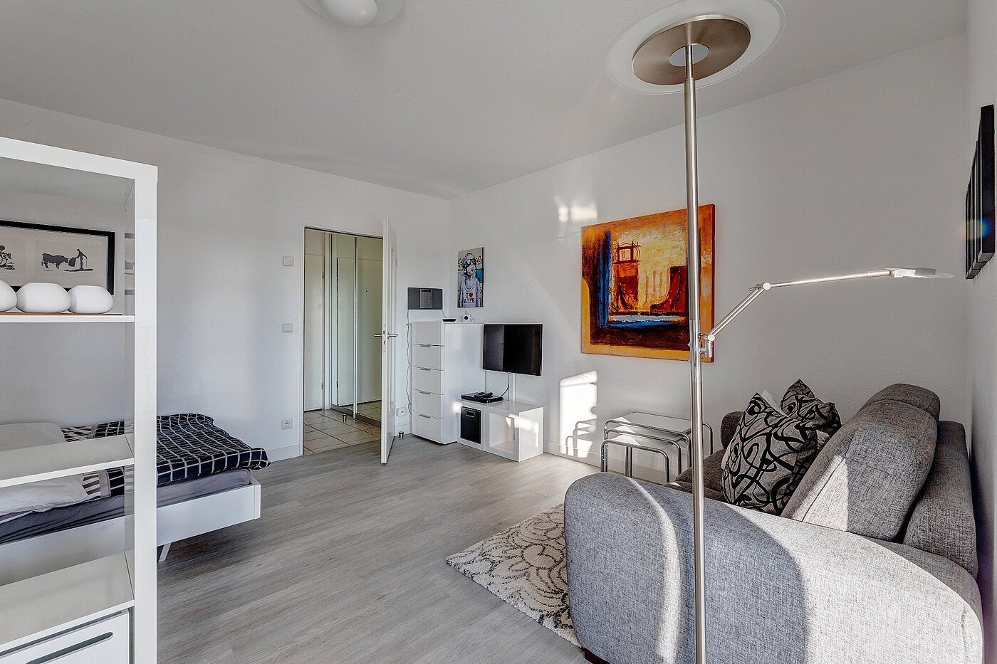 Ploché s 1 Izba | München-Schwanthalerhöhe | 2106ML8 | schön möbliert