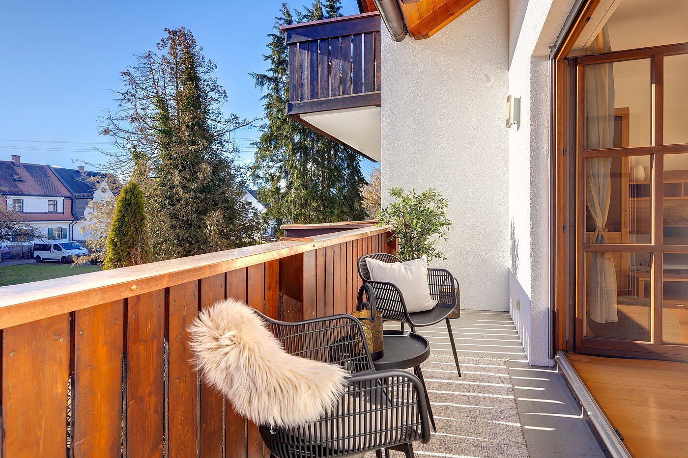 Ravna stran s spletno stranjo . 2 Sobe | München-Trudering | 701781 | Sonniger...