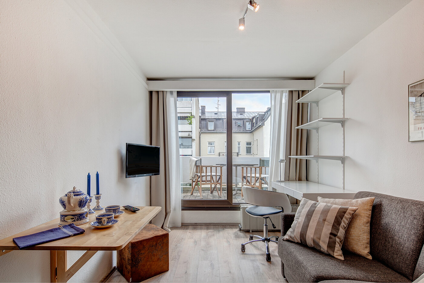 Apartment με 1 Δωμάτιο | München-Maxvorstadt | 70448 | Große Fensterfront