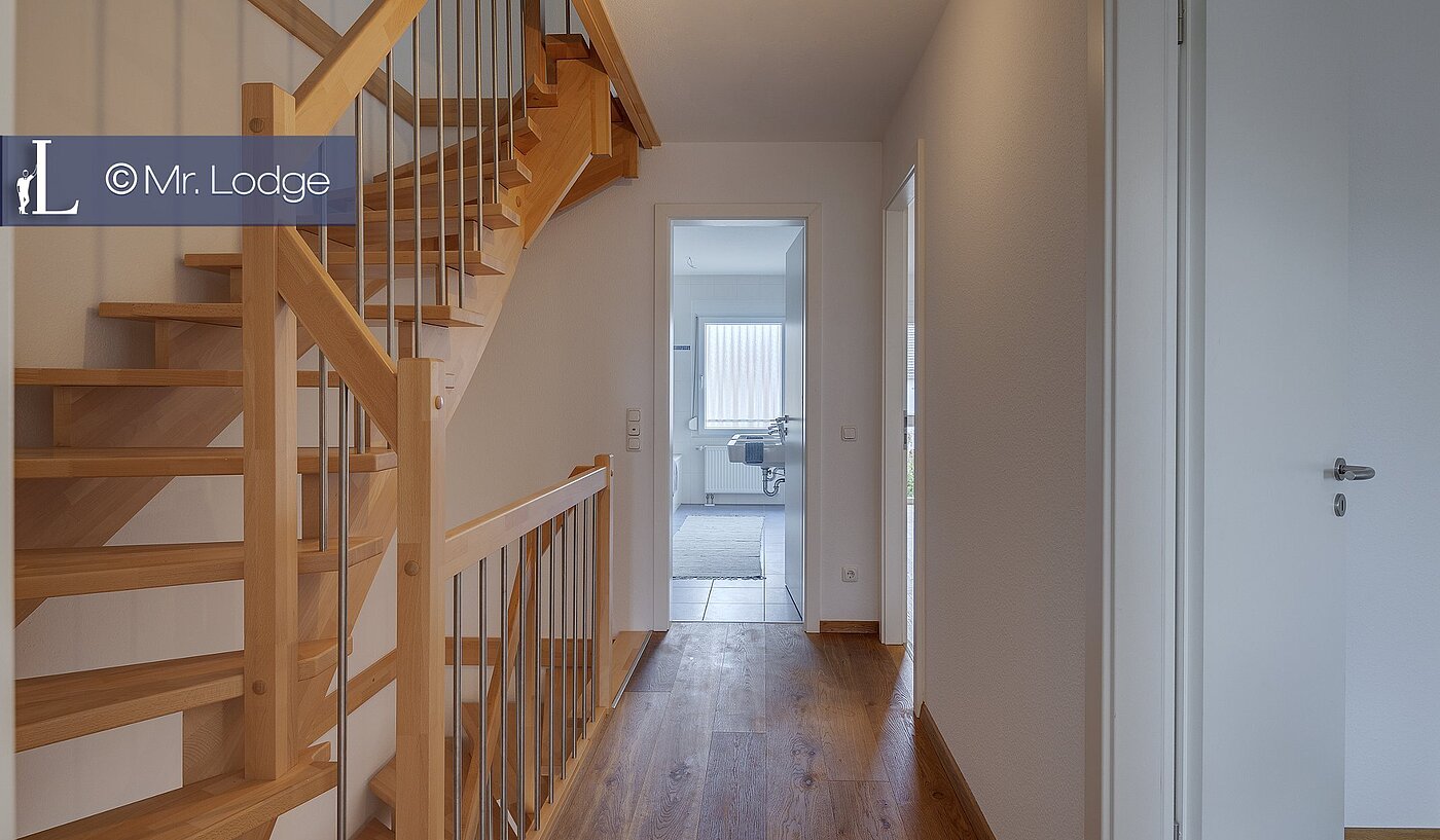 Плоский з 5 Кімнати | München-Trudering | 1902ML4 | Geräumiges Treppenhaus