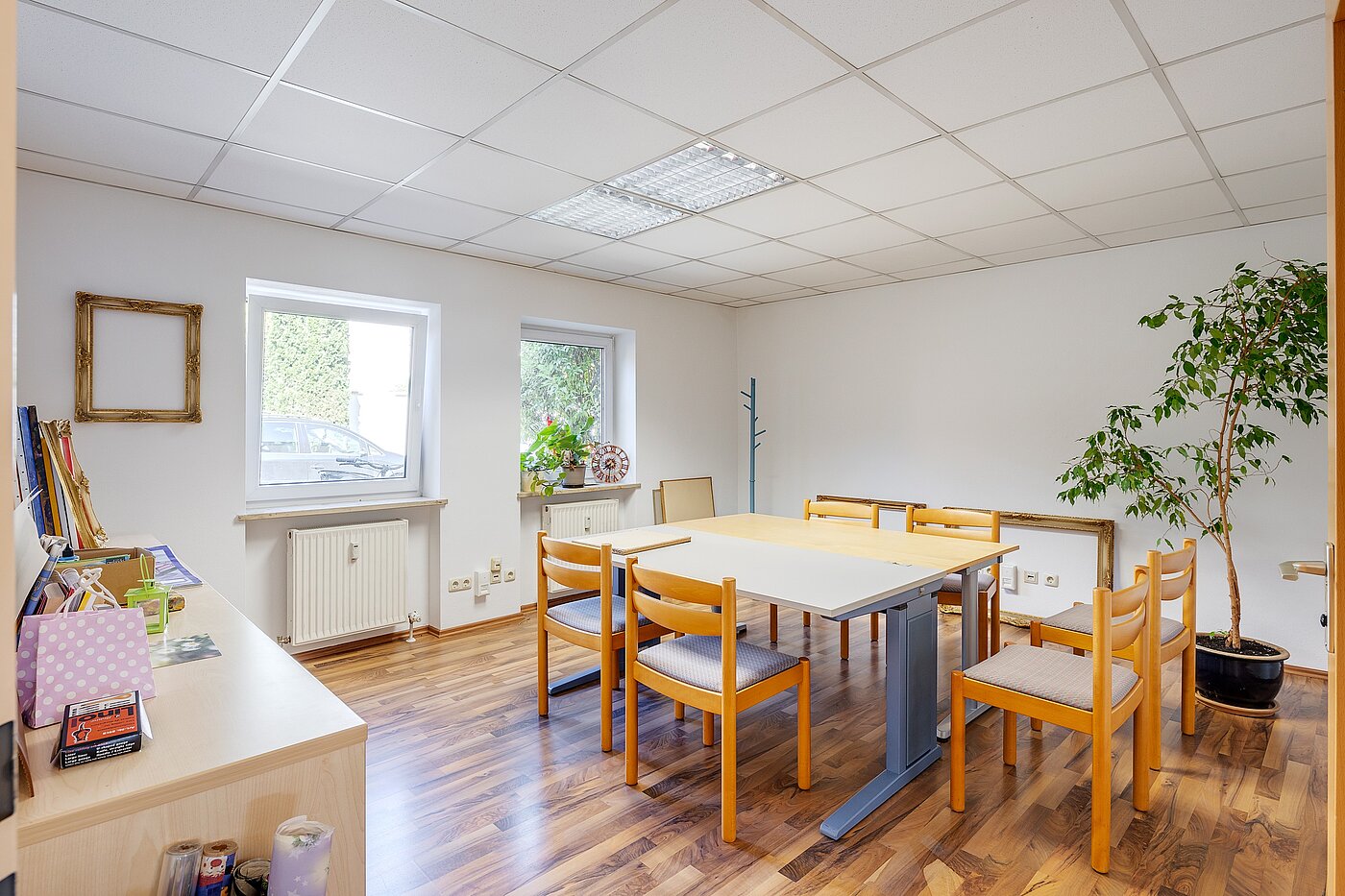 Büro s spletno stranjo . 9 Sobe | Weilheim in Oberbayern | 2108ML44 | Kleiner Besprechungsraum