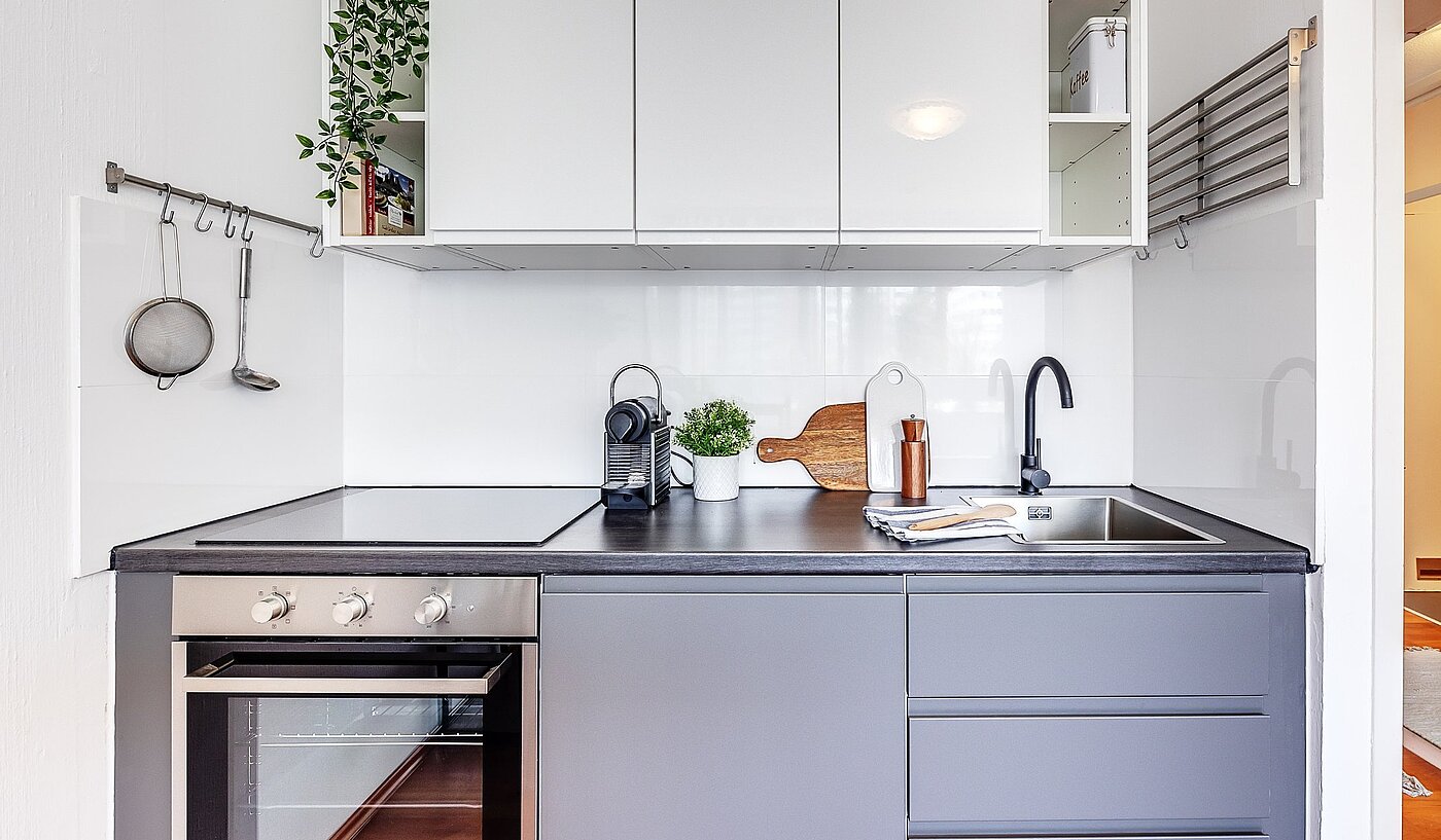 Ploché s 1 Pokoj | München-Bogenhausen | 2103ML6 | Die neue Küchenzeile wartet