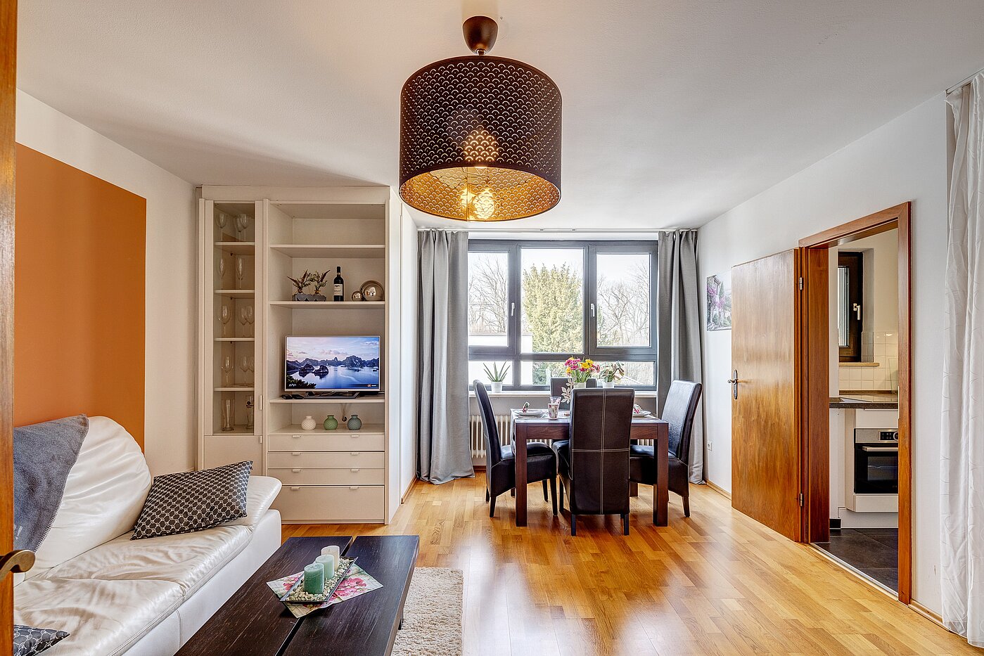 Lapos a  címen 1 Szoba | München-Bogenhausen | 70070 | Schlafen, Essen, Wohnen