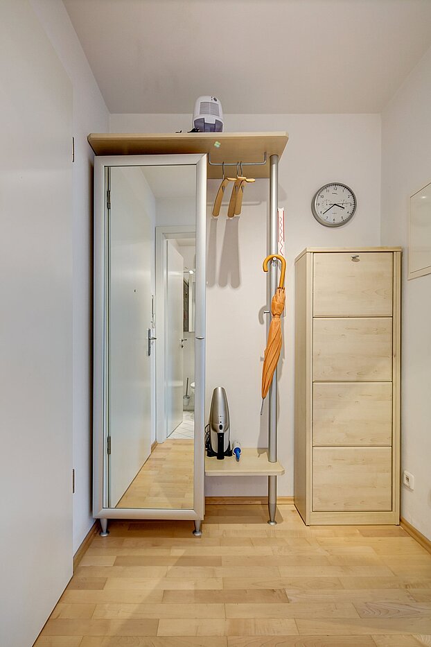 Plat met 1 Kamer | München-Isarvorstadt | 2104ML6 | Diele mit Stauraum