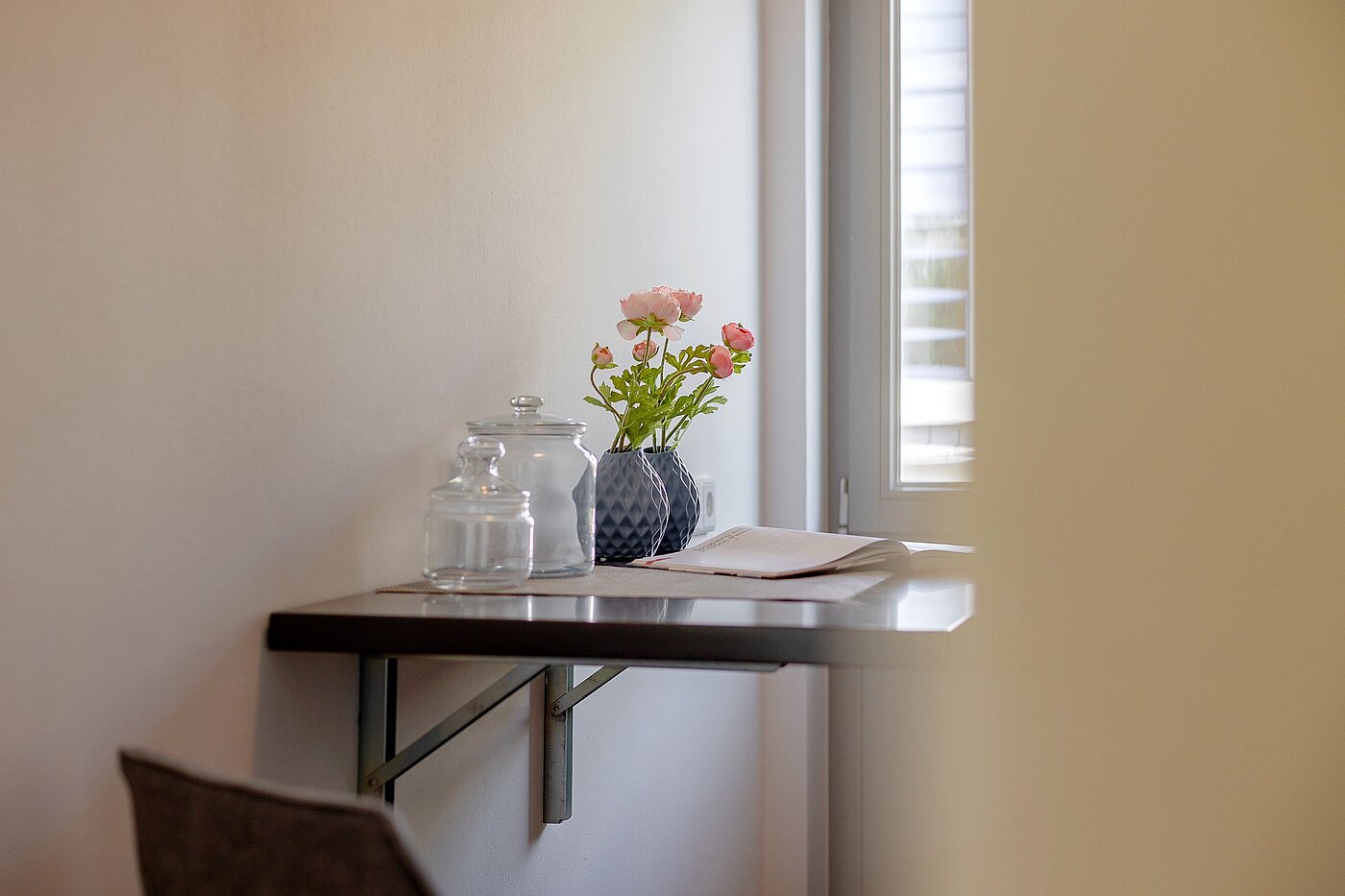 Плосък с 2 Стаи | München-Thalkirchen | 2107ML2 | Tisch für d. Kaffee am Morgen