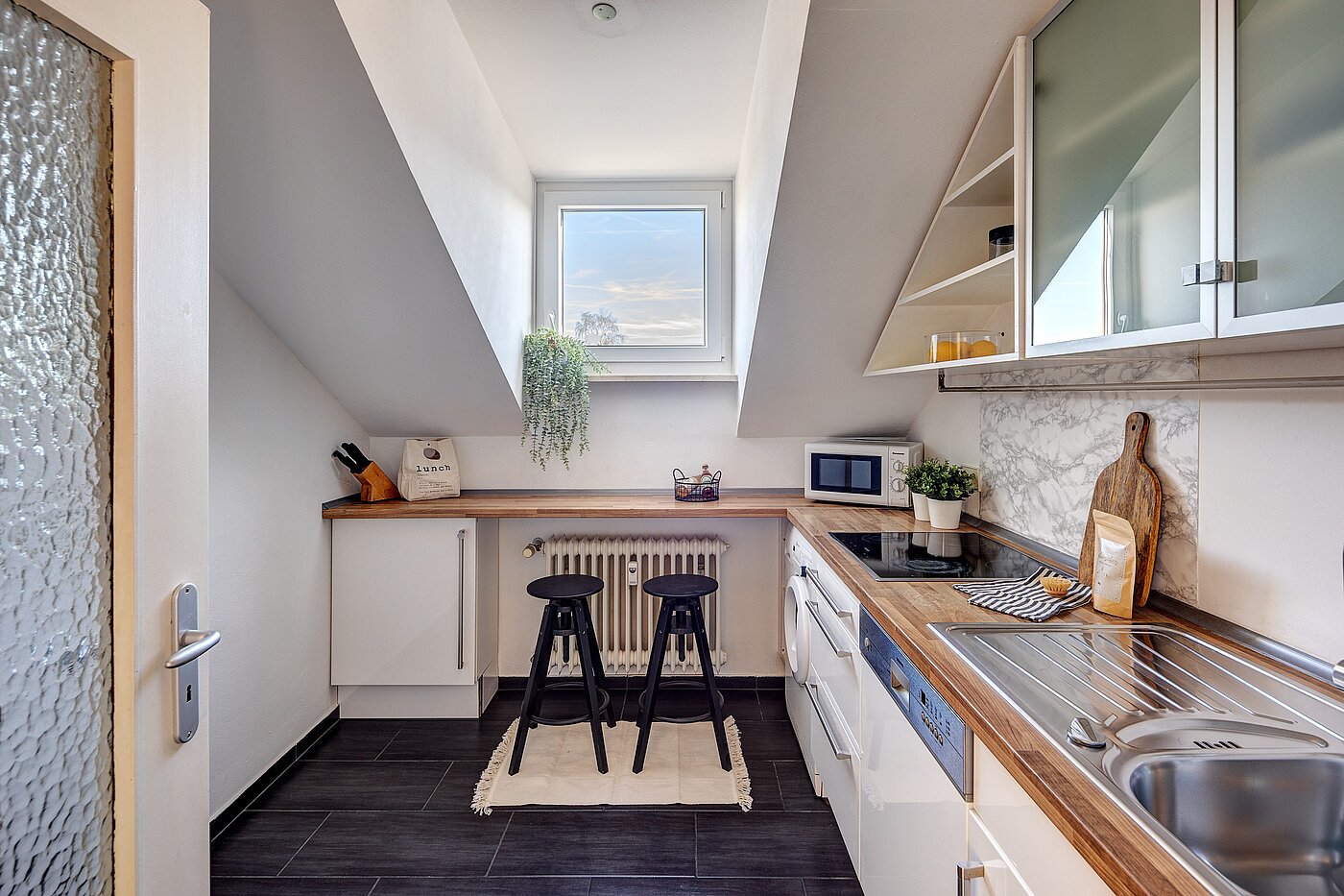 Apartment with 2 room | München-Untermenzing | 70177 | Einbauküche...