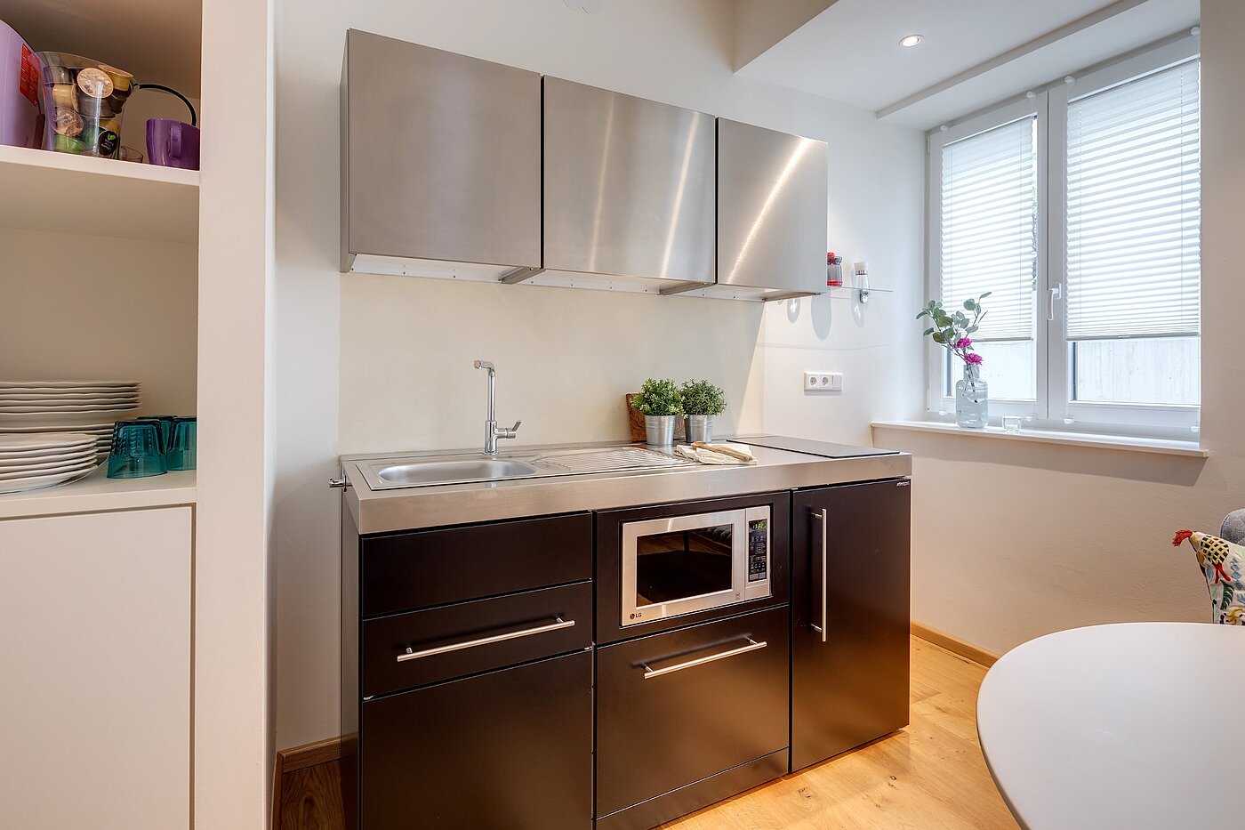 Apartment with 2 room | München-Maxvorstadt | 2107ML5 | ...und Küchenzeile