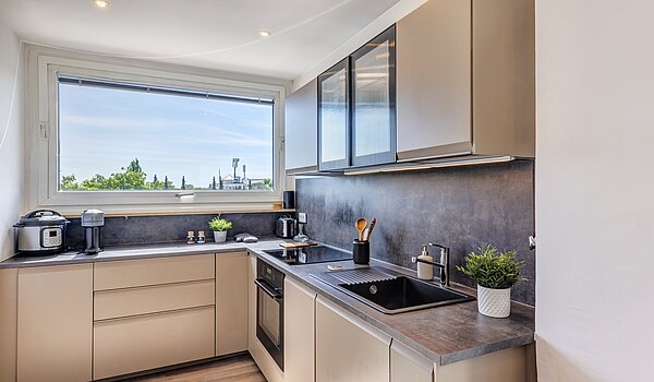 Terrassenwohnung з 3.5 Кімнати | München-Berg am Laim | 123456 | Moderne Küche