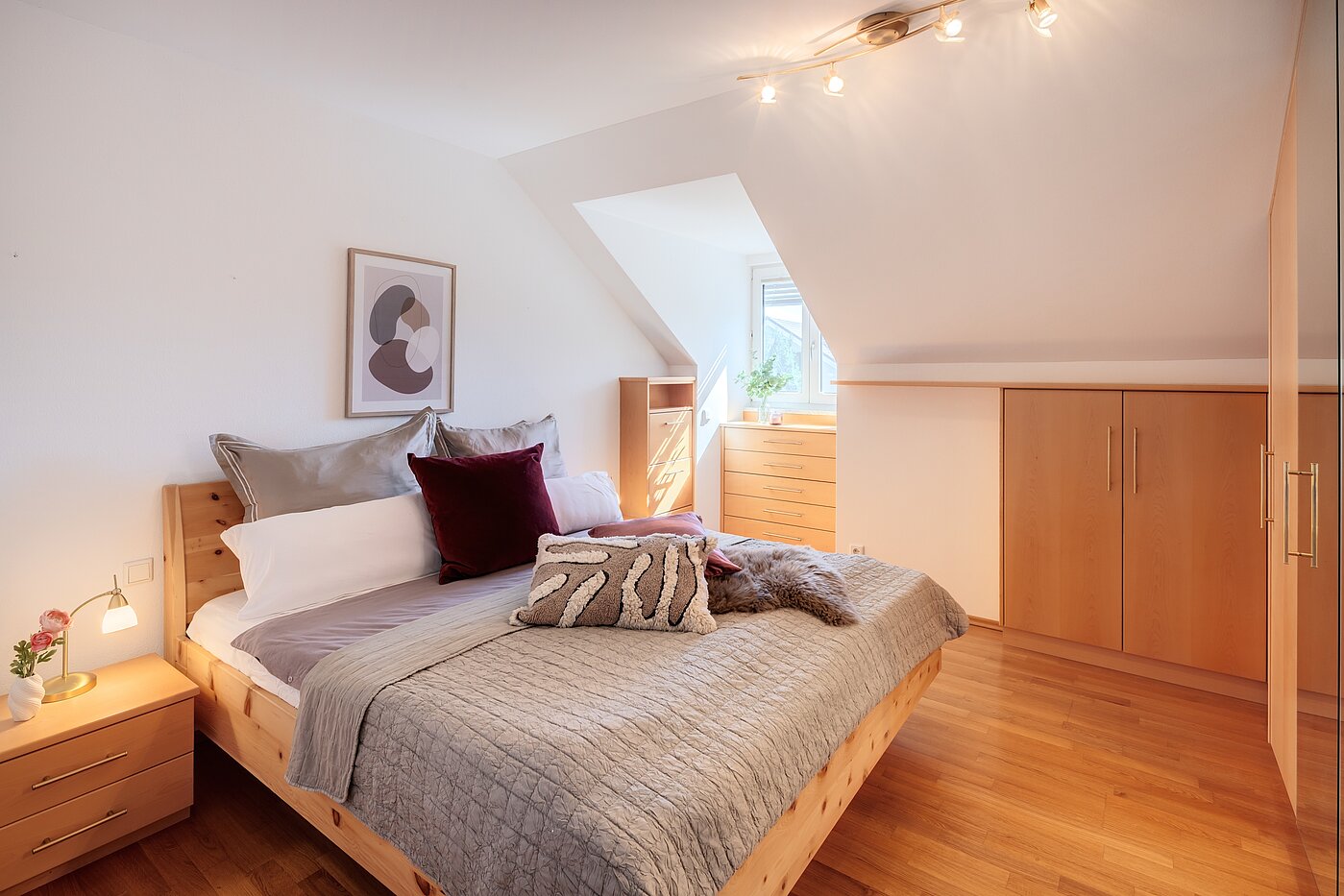 Loftslejlighed med 3 Værelser | 70501 | Schlafzimmer mit...