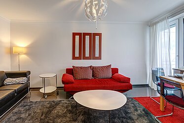 Milbertshofen: Mobilyalı ve balkonlu 2 odalı daire