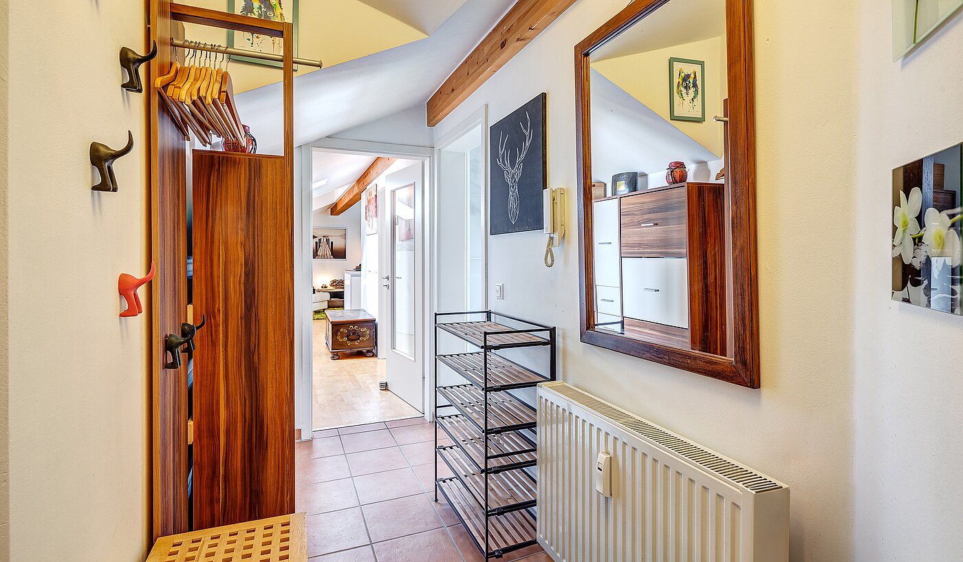 Flad med 2.5 Værelser | Eching | 70100 | Garderobe