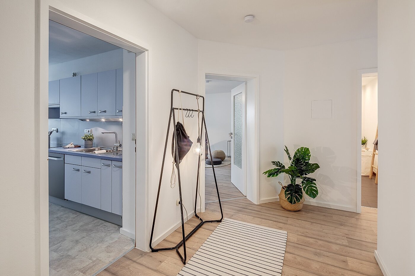 Stanovanje v pritličju s spletno stranjo . 4.5 Sobe | München-Perlach | 2003ML6 | ...mit Zugang zu allen Räumen