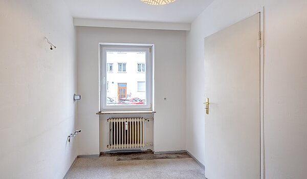 piso superior com 2.5 Zimmern | München-Schwabing | 70441 | Küche mit Fenster
