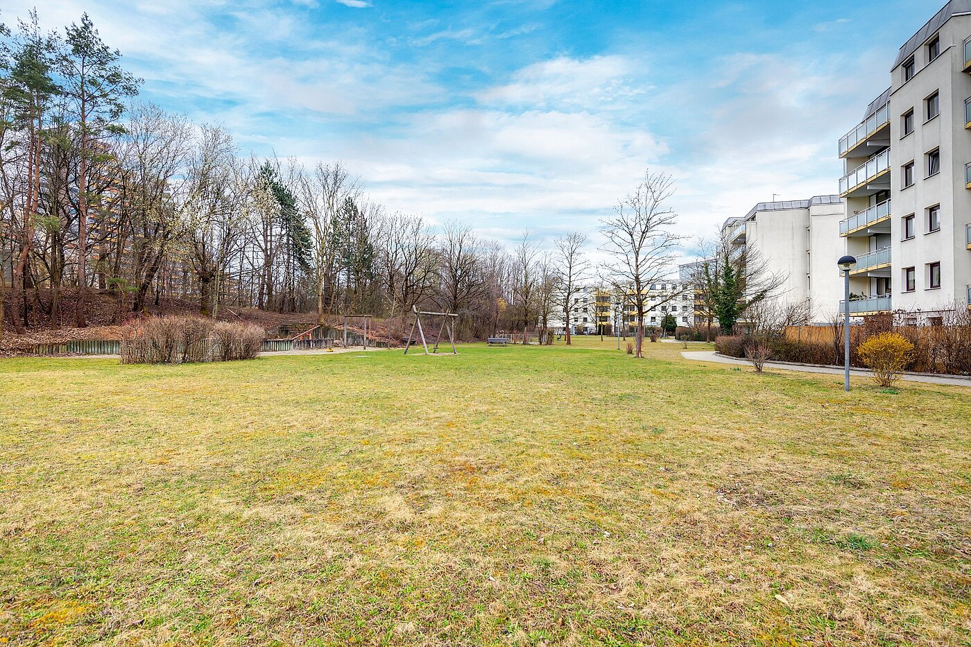 Flad med 2 Værelser | 2002ML7 | ...großen Grünflächen