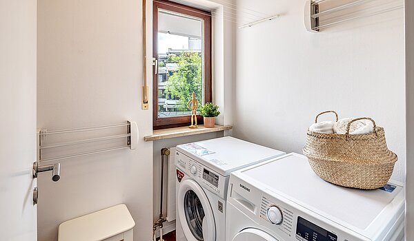 Lapos a  címen 3 Szobák | München-Schwabing | 2202ML12 | Hauswirtschaftsraum mit elektr. Geräten