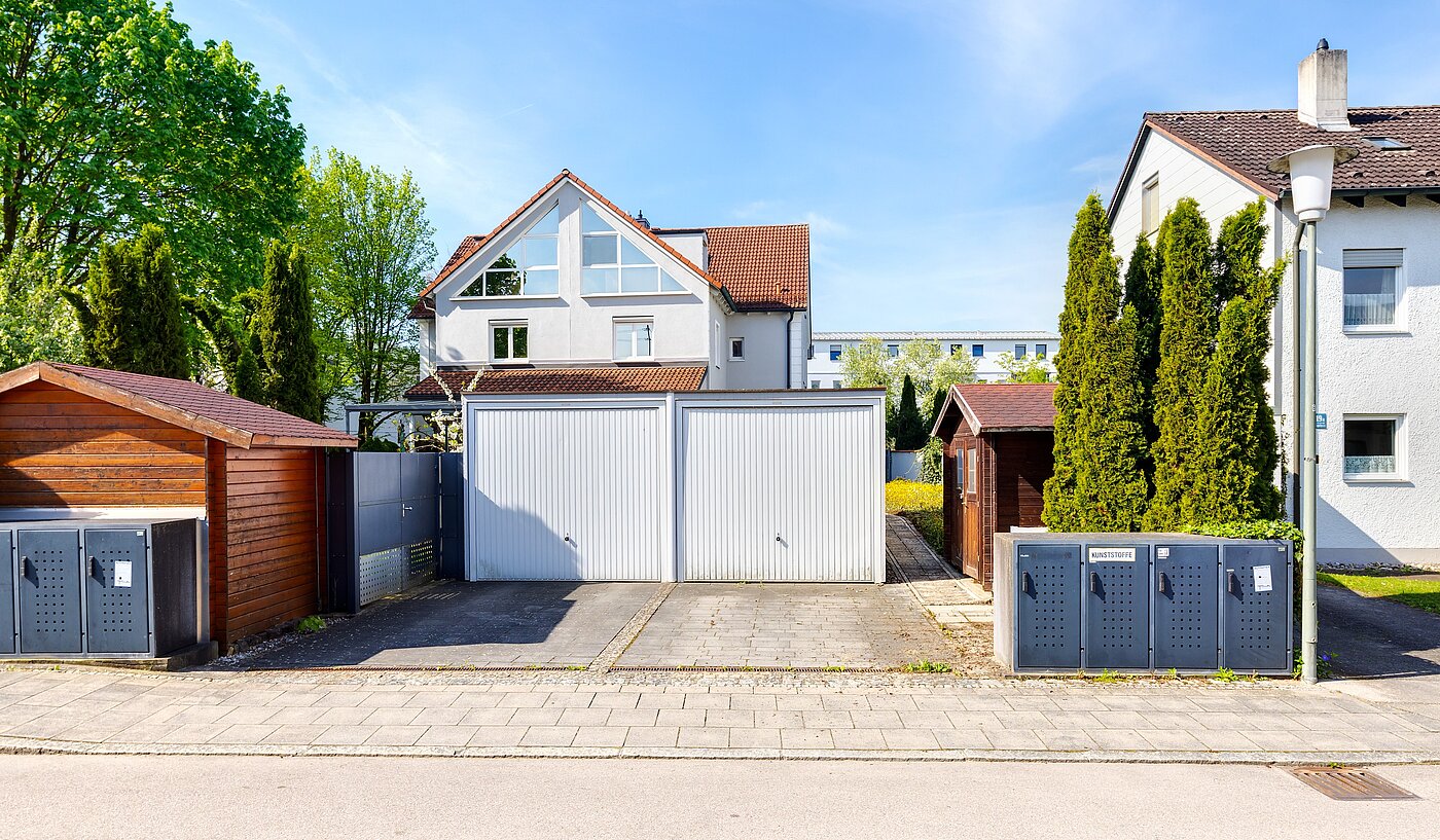 Dvojdomek s 6.5 Pokoje | Unterschleißheim | 70122 | Ansicht von der Straße