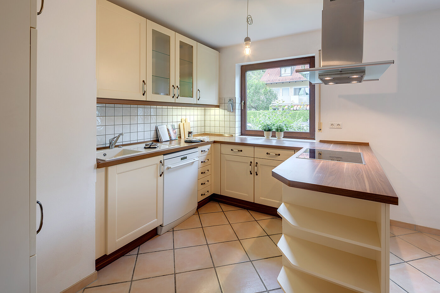 Narożny dom szeregowy z 5.5 Pokoje | München-Trudering | 702531 | Wohnküche mit...