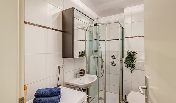 Плосък с 1 Стая | München-Ramersdorf | 70416 | Duschbad mit Stellplatz...