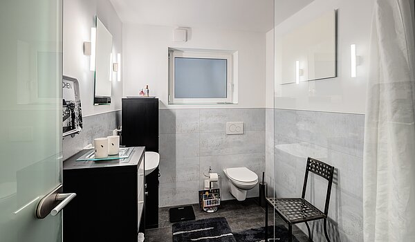 Samostojna hiša s spletno stranjo . 4 Sobe | Neubiberg | 70429 | Badezimmer Souterrain
