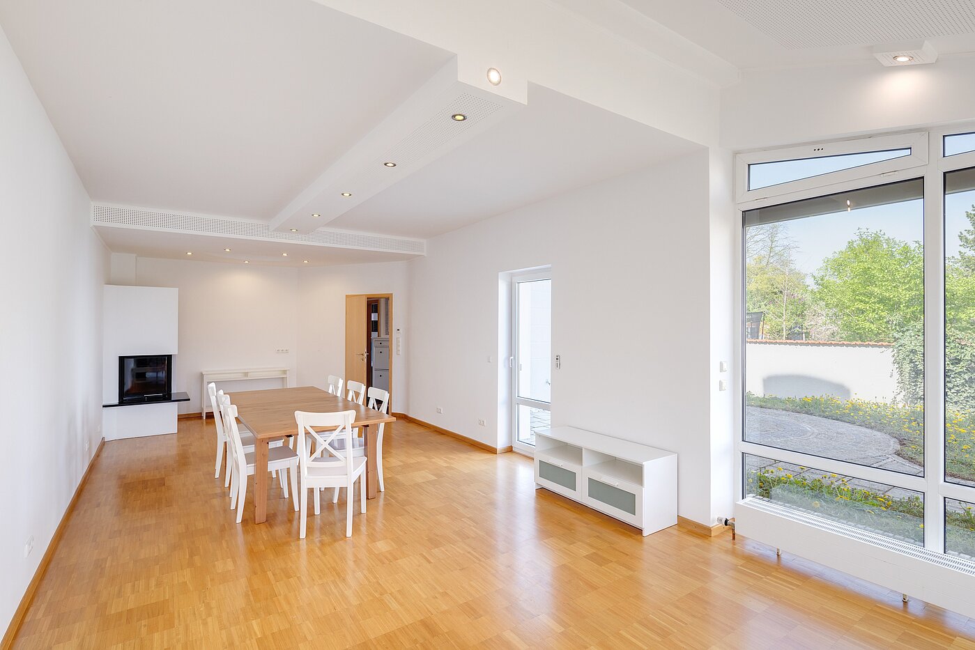 Dvojdom s 6.5 Izby | Unterschleißheim | 70122 | ...mit Platz zum Essen...