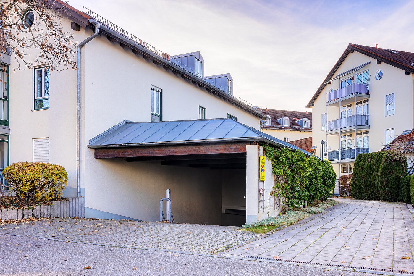 Vindsvåning med 2 Rum | 70314 | Zufahrt Tiefgarage