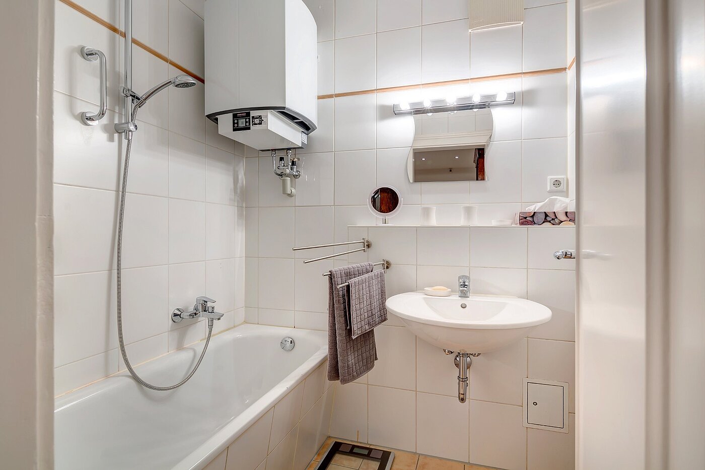 Επίπεδη με 2.5 Δωμάτια | München-Au | 2110ML9 | Bad mit Badewanne und...
