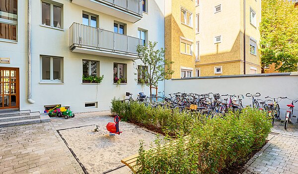 Lapos a  címen 2 Szobák | München-Maxvorstadt | 70398 | Ruhiger Innenhof