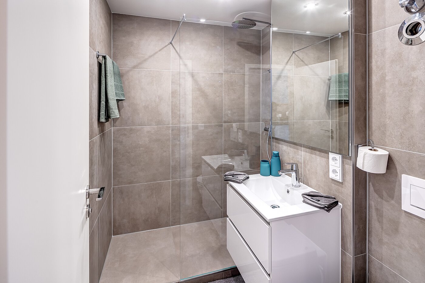 Apartment z 1 Pokój | München-Pasing | 70302 | Große Dusche