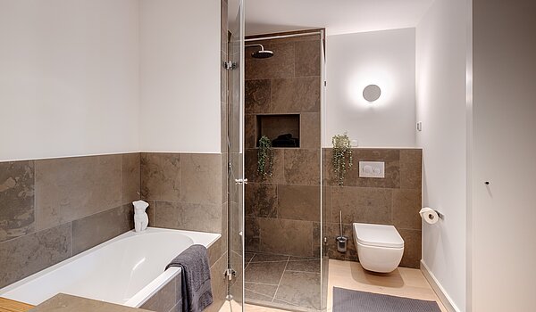 Plat met 3 Kamers | 70046 | ...und En Suite Bad...