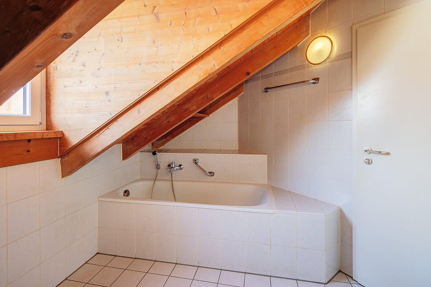 Vindsvåning med 2 Rum | 70314 | Bad