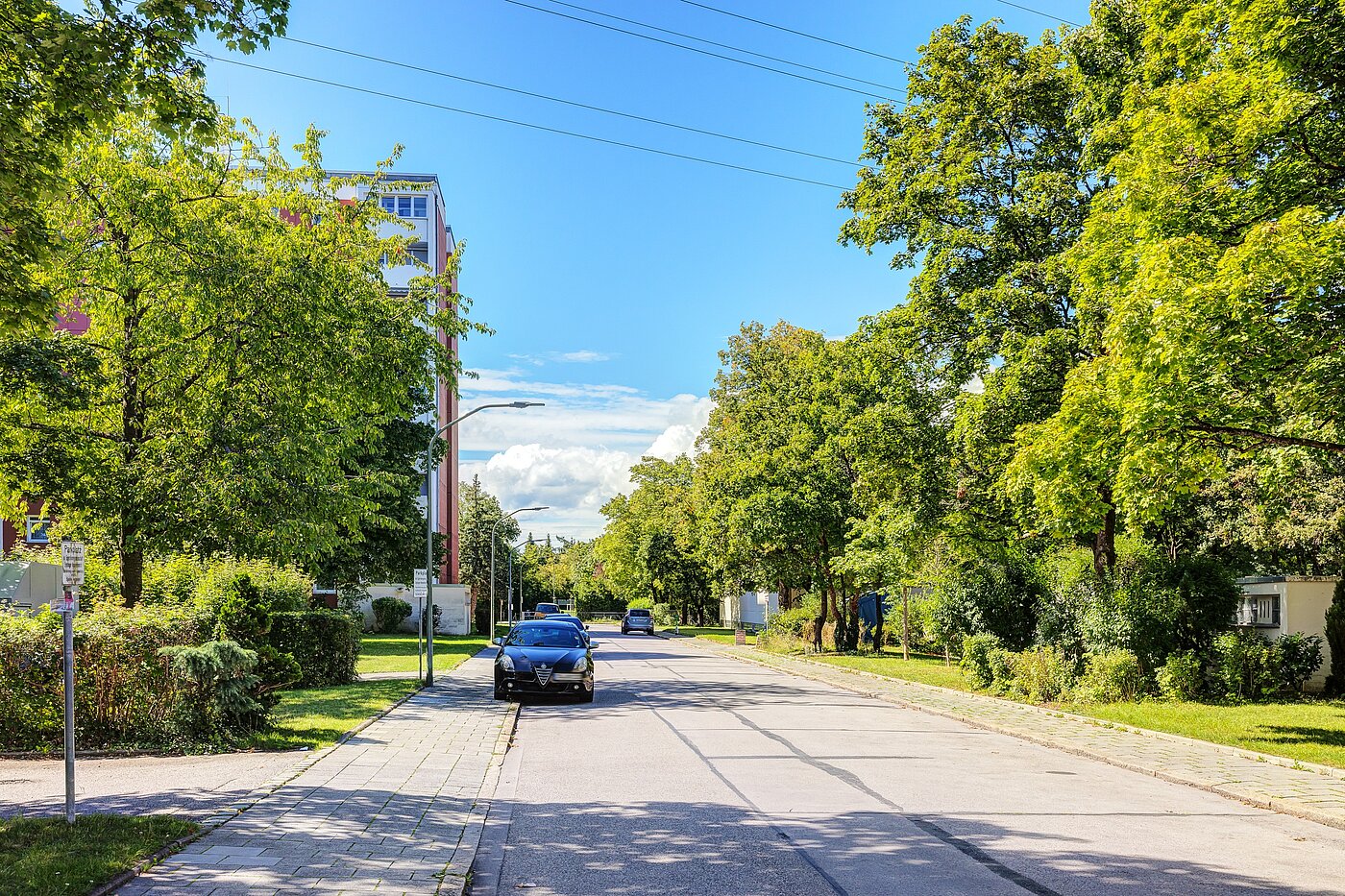 Ploché s 4 Izby | München-Aubing | 70276 | Anwohnerstraße