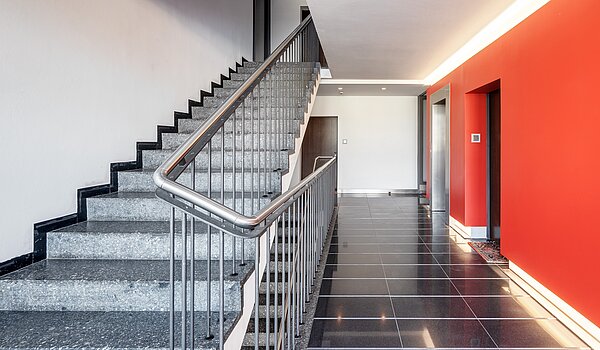 Apartment with 1 room | München-Haidhausen | 70022 | Gepflegtes Treppenhaus