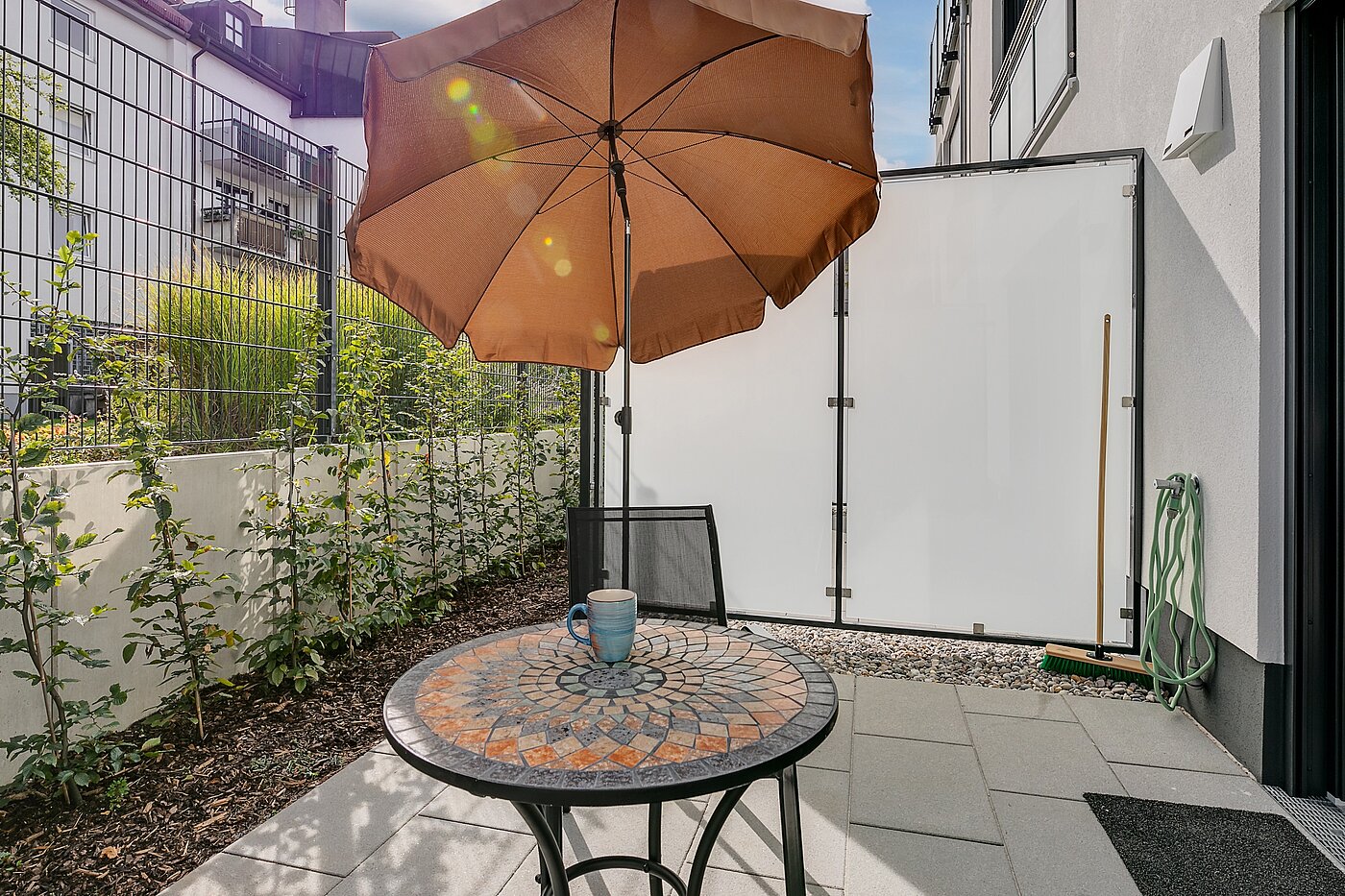 Апартамент на партерния етаж с 1 Стая | München-Milbertshofen | 2202ML8 | ...und kleinem Grünstreifen