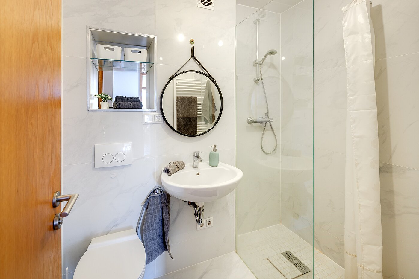 Ploché s 3 Izby | München-Schwabing | 70318 | Bad mit...