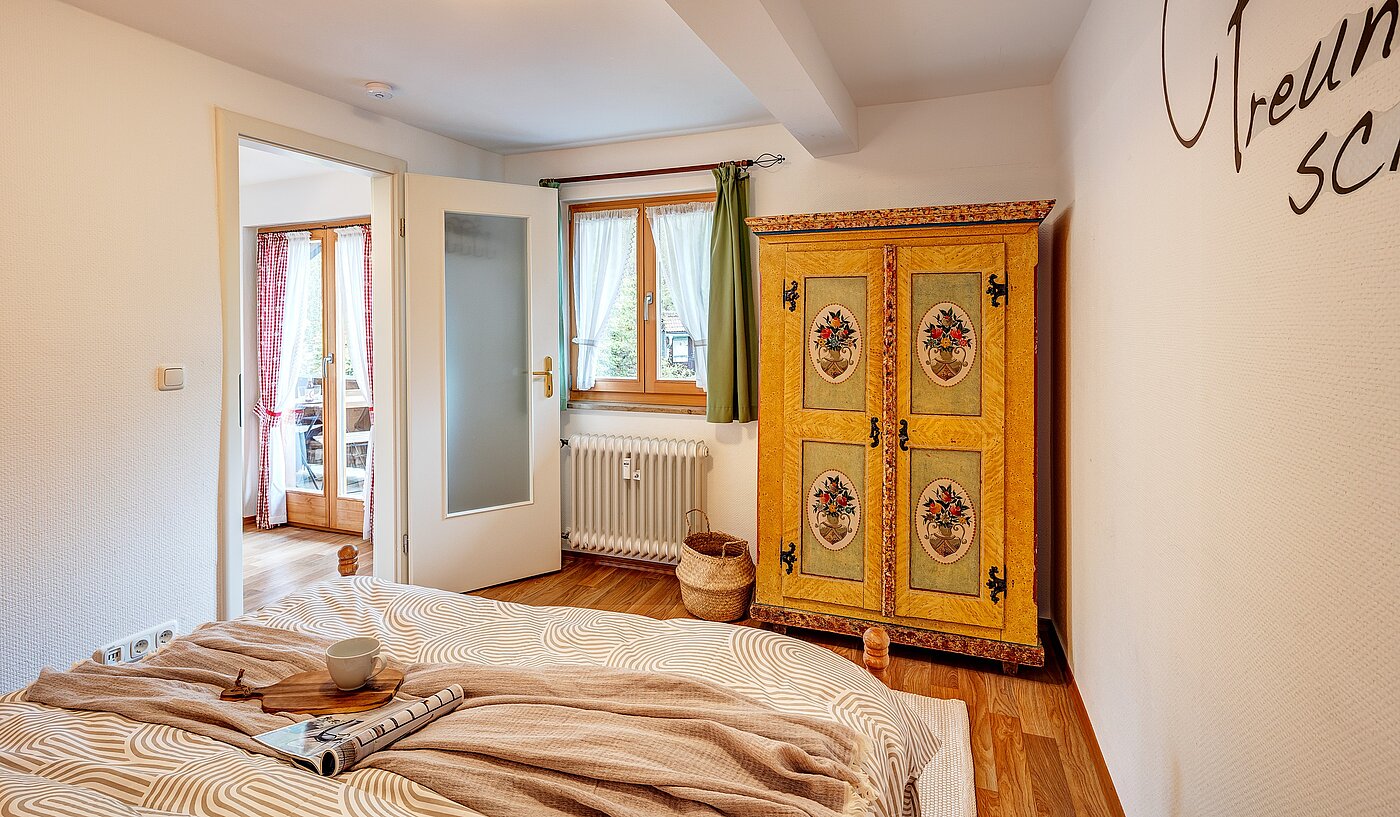 다락방 평면 와 함께 2 객실 | Bad Wiessee | 70017 | ...und altem Bauernschrank.