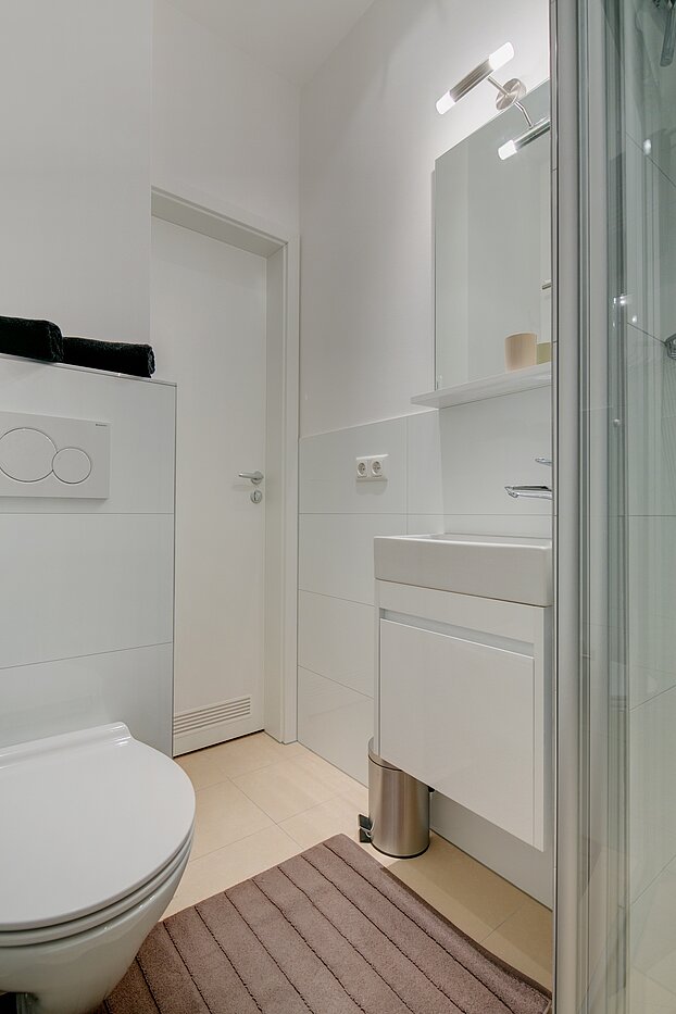 Mieszkanie na parterze z 4 Pokoje | München-Neuhausen | 70471 | ...mit Dusche