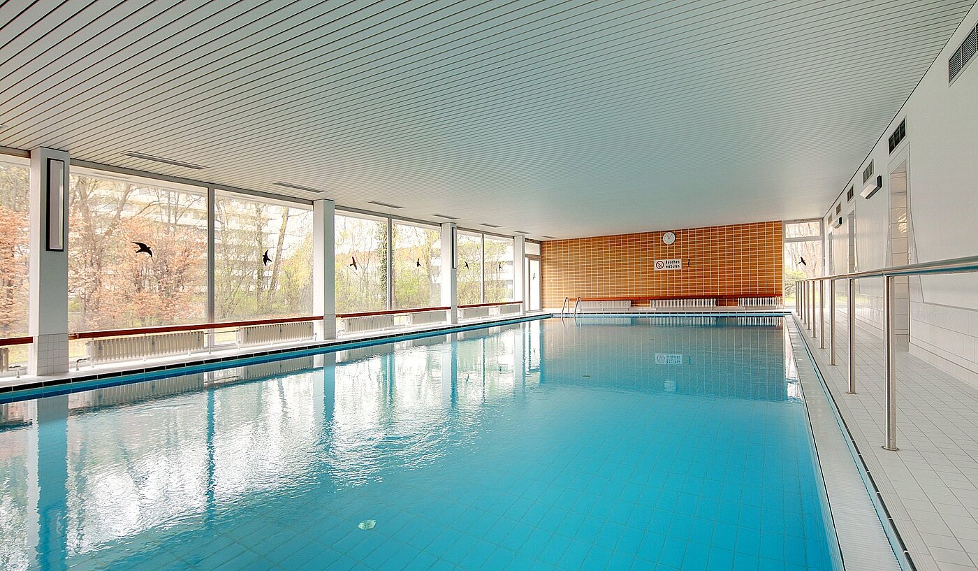 Płaski z 2 Pokoje | München-Sendling-Westpark | 2010ML9 | ...Schwimmbad im Haus