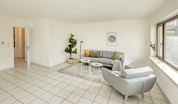 Центральний будинок з терасою з 5 Кімнати | Unterschleißheim | 70187 | Helles geräumiges Wohnzimmer...