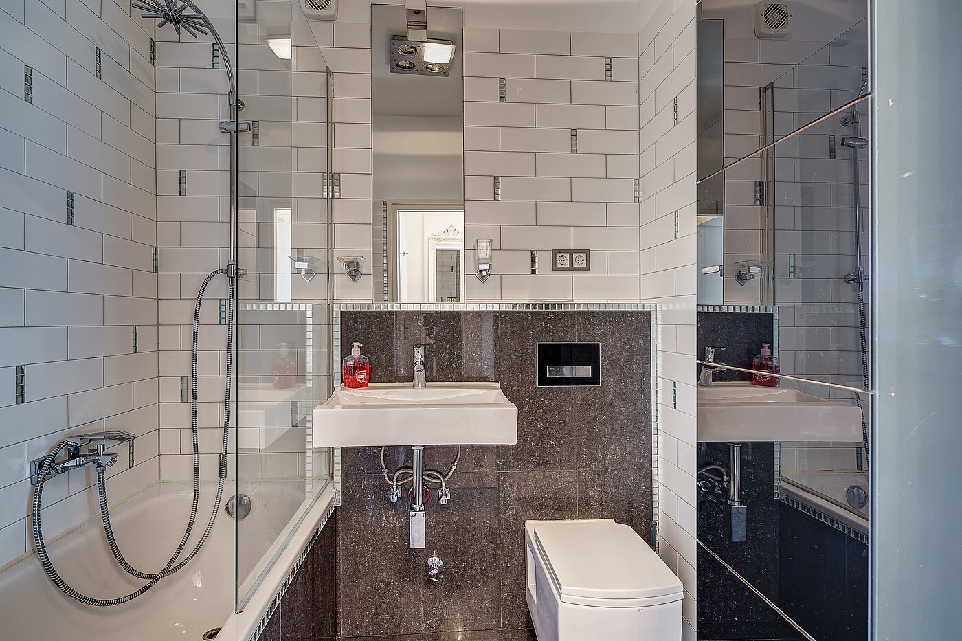 Płaski z 1 Pokój | München-Altstadt | 2111ML04 | Bad mit Badewanne