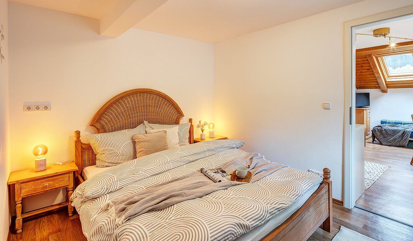 다락방 평면 와 함께 2 객실 | Bad Wiessee | 70017 | ...mit großzügigem Bett...