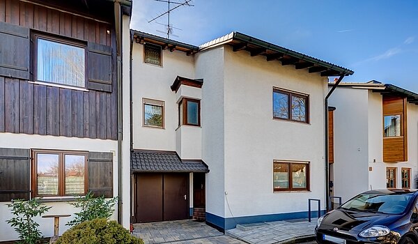 Плоский з 4 Кімнати | Ismaning | 700081 | Hausansicht Straßenseite