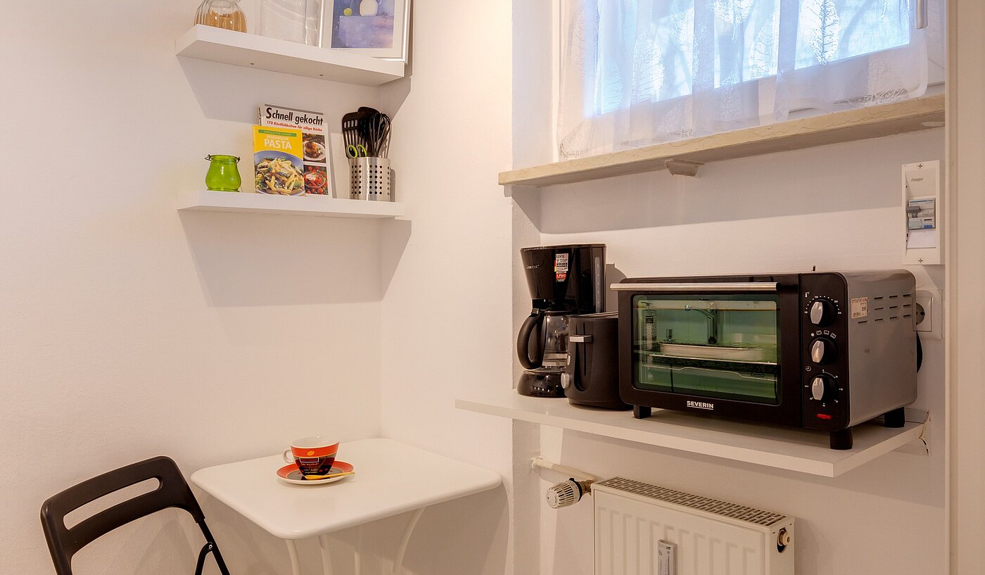 Apartment med 1 Værelse | München-Sendling-Westpark | 70395 | ...Fenster und Essplatz